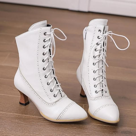 Botas Artemisa con  Tacón Medio y Cordones – Confort y Estilo Atemporal