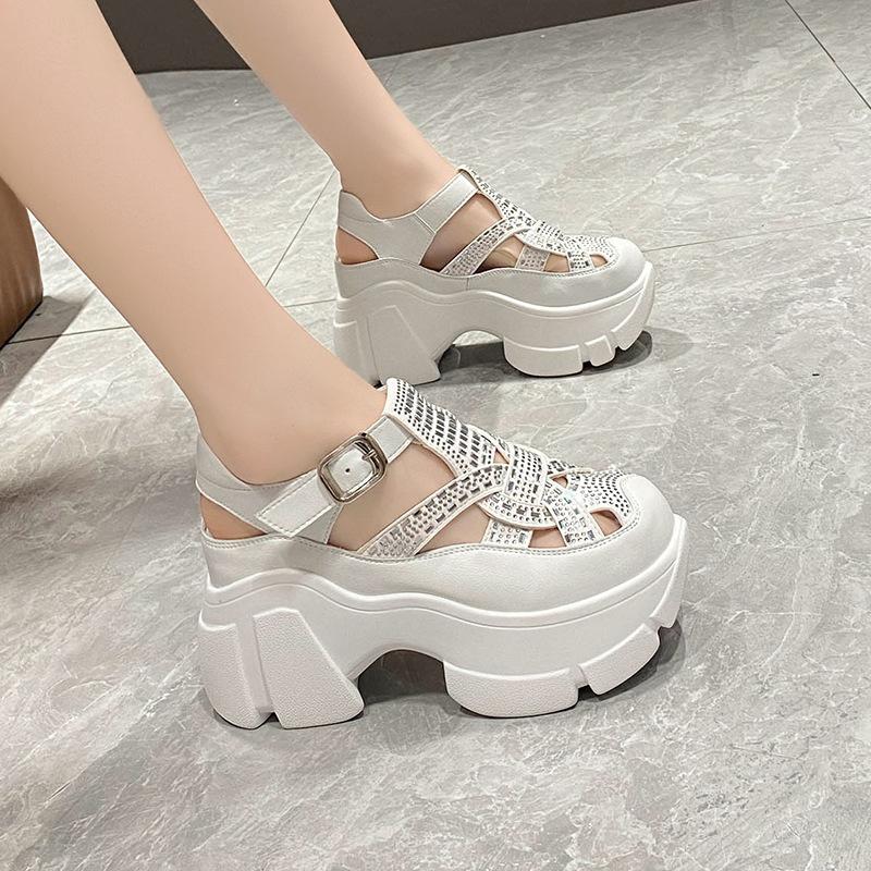 Sandalias De Moda Que Te Acompañan Temporada Tras Temporada